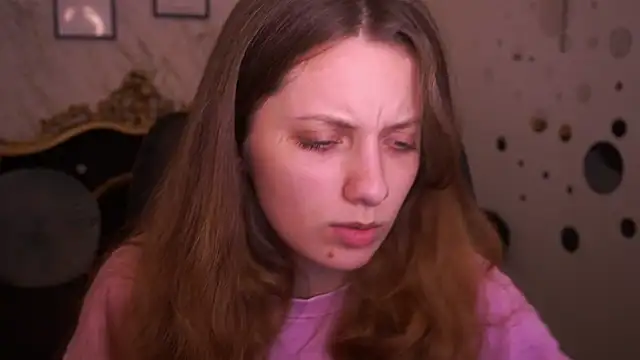 Snapshot of CuteeFoxy chatting on June 13, 1:31 pm CuteeFoxy online show from June 13, 1:31 pm