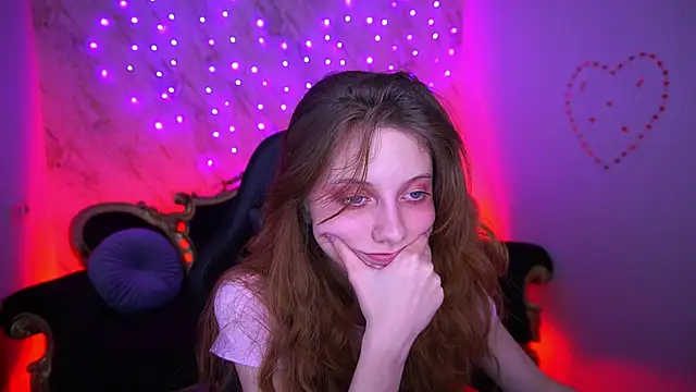 Snapshot of CuteeFoxy chatting on February 26, 2:28 pm CuteeFoxy online show from February 26, 2:28 pm