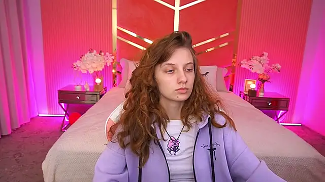 CuteeFoxy online show from December 17, 1:49 pm