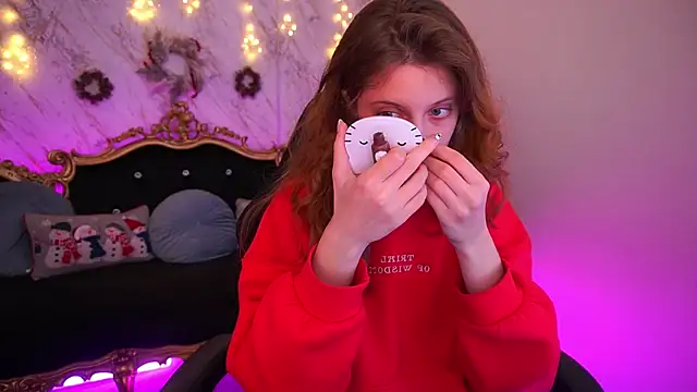 Snapshot of CuteeFoxy chatting on January 8, 2:45 pm CuteeFoxy online show from January 8, 2:45 pm