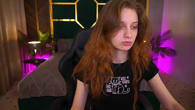 CuteeFoxy online show from March 24, 1:55 pm