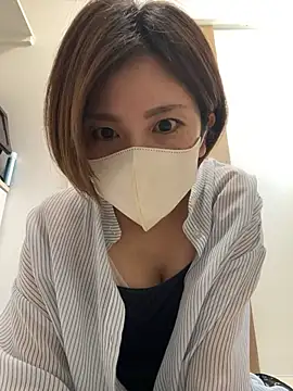 Snapshot of Io_chaaan_xxx chatting on November 6, 3:21 am Io chaaan xxx online show from November 6, 3:21 am