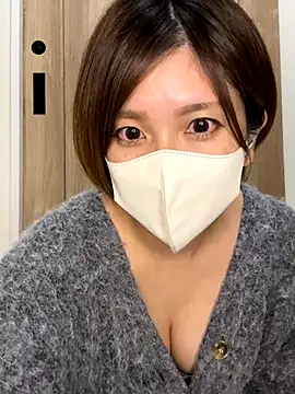 Snapshot of Io_chaaan_xxx chatting on November 8, 4:32 pm Io chaaan xxx online show from November 8, 4:32 pm