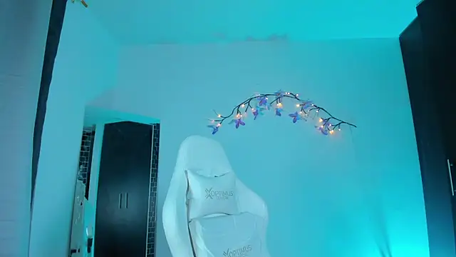 kittyrush  online show from March 12, 5:45 am