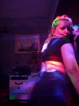 Nicolle Amor online show from January 9, 4:41 am