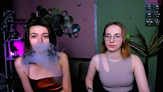 Snapshot of evalora_vei chatting on December 15, 3:29 pm evalora vei online show from December 15, 3:29 pm