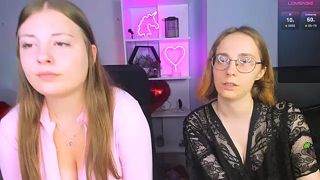 Snapshot of evalora_vei chatting on November 11, 1:17 pm evalora vei online show from November 11, 1:17 pm