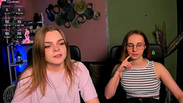 Snapshot of evalora_vei chatting on November 8, 8:12 pm evalora vei online show from November 8, 8:12 pm