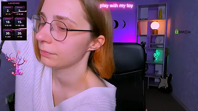 Snapshot of evalora_vei chatting on November 7, 1:26 pm evalora vei online show from November 7, 1:26 pm