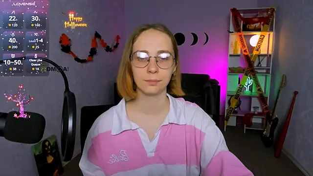 Snapshot of evalora_vei chatting on October 27, 6:58 am evalora vei online show from October 27, 6:58 am