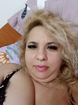 Snapshot of BelleInna chatting on November 5, 8:01 pm BelleInna online show from November 5, 8:01 pm