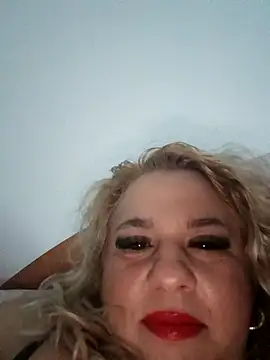 Snapshot of BelleInna chatting on October 25, 6:30 pm BelleInna online show from October 25, 6:30 pm