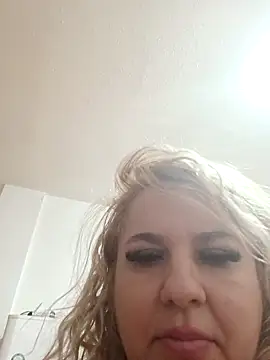 Snapshot of BelleInna chatting on October 28, 9:14 pm BelleInna online show from October 28, 9:14 pm