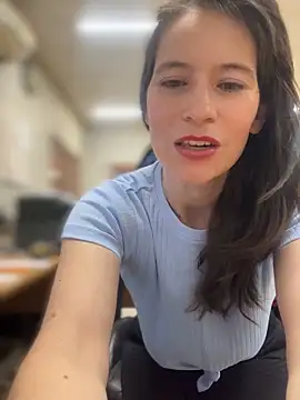 AlanaRius18 online show from April 5, 12:23 pm