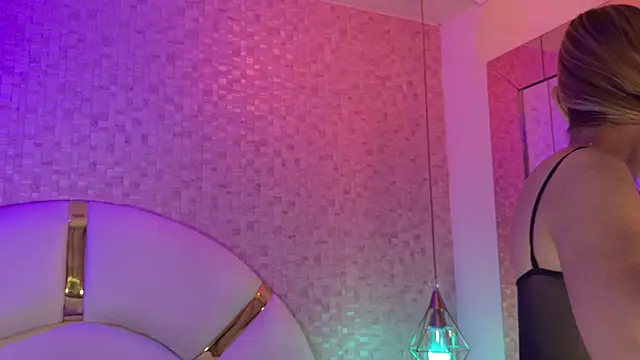 emmy rose25 online show from December 4, 11:53 am