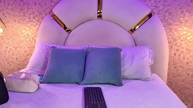 emmy rose25 online show from April 9, 11:38 am