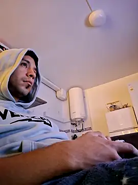 Snapshot of Faculeproso12 chatting on December 16, 12:37 am Faculeproso12 online show from December 16, 12:37 am