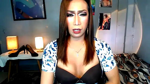 littleredbunny27 online show from June 7, 3:01 am