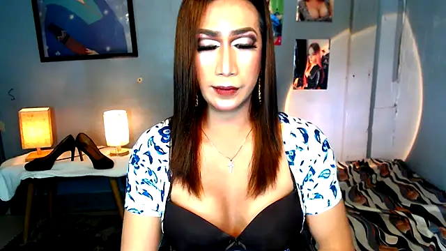 littleredbunny27 online show from March 16, 8:55 pm