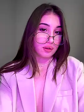 Snapshot of AuroraAmethyst chatting on October 18, 1:35 pm AuroraAmethyst online show from October 18, 1:35 pm