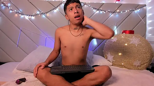 little kris1 online show from November 26, 12:49 pm