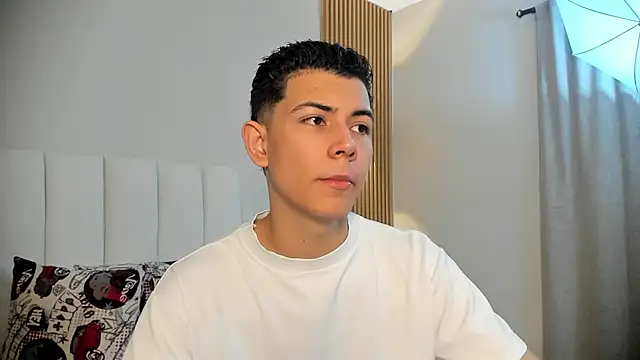 Snapshot of FireGuy_99 chatting on December 4, 12:48 pm FireGuy 99 online show from December 4, 12:48 pm