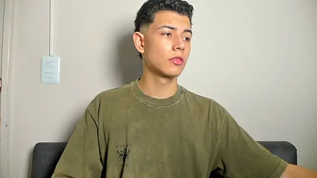 Snapshot of FireGuy_99 chatting on December 19, 3:25 pm FireGuy 99 online show from December 19, 3:25 pm