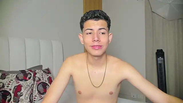 Snapshot of FireGuy_99 chatting on November 13, 12:53 pm FireGuy 99 online show from November 13, 12:53 pm