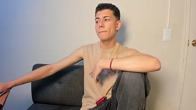 Snapshot of FireGuy_99 chatting on February 12, 12:49 pm FireGuy 99 online show from February 12, 12:49 pm