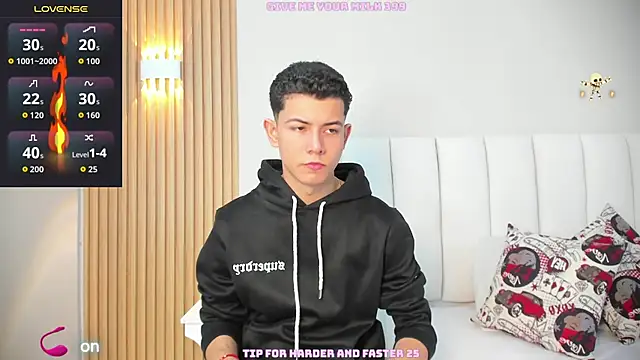 Snapshot of FireGuy_99 chatting on October 31, 1:08 pm FireGuy 99 online show from October 31, 1:08 pm