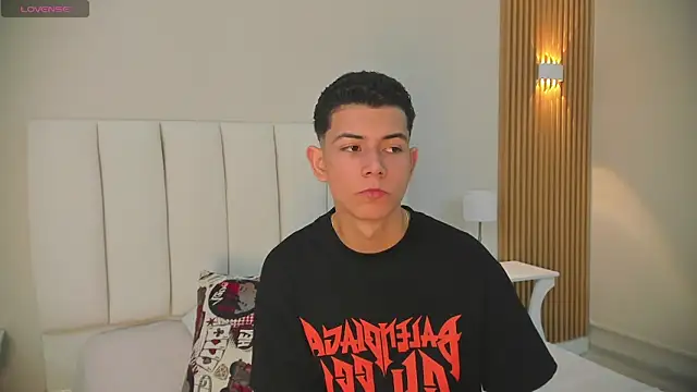 Snapshot of FireGuy_99 chatting on October 18, 3:36 pm FireGuy 99 online show from October 18, 3:36 pm