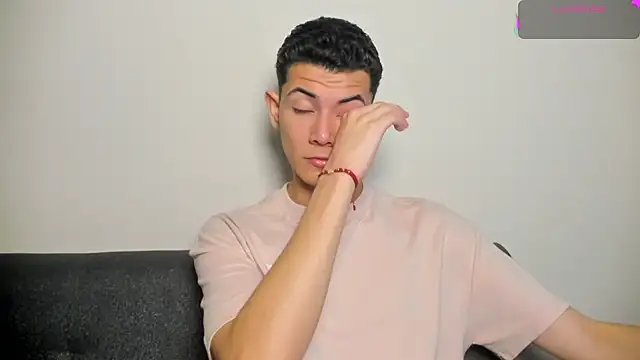 Snapshot of FireGuy_99 chatting on December 16, 12:53 pm FireGuy 99 online show from December 16, 12:53 pm