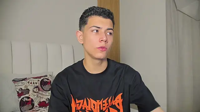 Snapshot of FireGuy_99 chatting on December 5, 12:59 pm FireGuy 99 online show from December 5, 12:59 pm