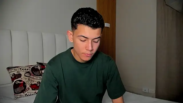 Snapshot of FireGuy_99 chatting on January 19, 12:42 pm FireGuy 99 online show from January 19, 12:42 pm