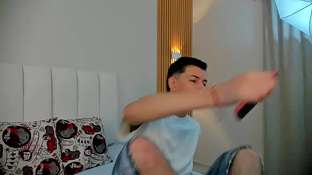 Snapshot of FireGuy_99 chatting on December 3, 12:48 pm FireGuy 99 online show from December 3, 12:48 pm