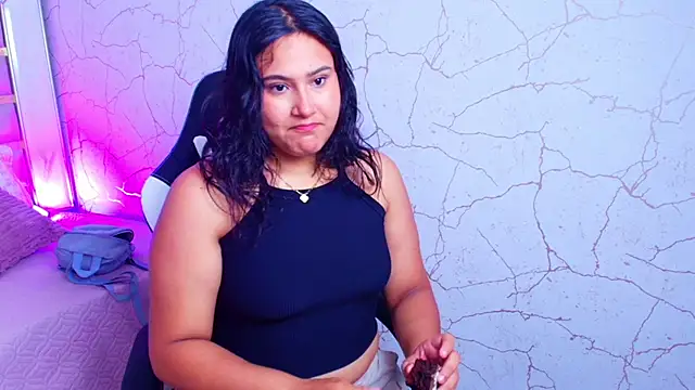 luna jonezz online show from November 4, 11:14 am