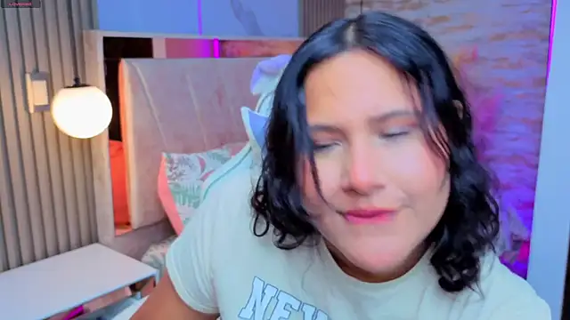 luna jonezz online show from November 14, 11:25 am