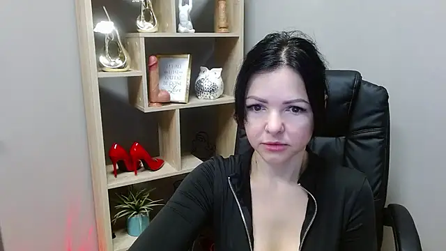 Snapshot of Mollybloom40 chatting on December 15, 7:47 am Mollybloom40 online show from December 15, 7:47 am