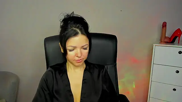 Snapshot of Mollybloom40 chatting on December 22, 8:47 am Mollybloom40 online show from December 22, 8:47 am