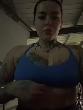 Snapshot of lucycoxxoxo chatting on May 16, 12:53 am lucycoxxoxo online show from May 16, 12:53 am
