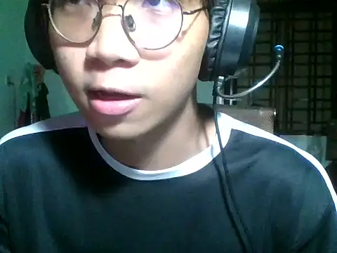 kave2033 online show from October 25, 4:07 pm