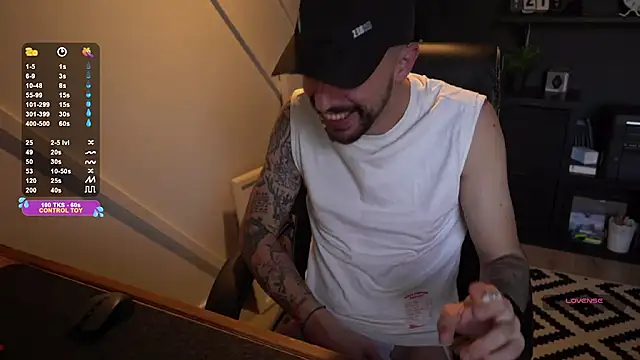 monsieurguitsxxx online show from December 21, 9:33 am