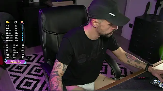 monsieurguitsxxx online show from January 12, 5:42 pm