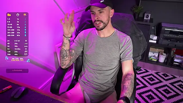 monsieurguitsxxx online show from December 16, 1:37 pm