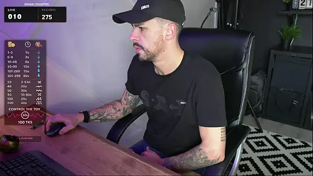 monsieurguitsxxx online show from February 5, 11:17 am