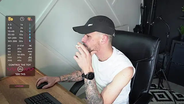 monsieurguitsxxx online show from March 9, 12:52 pm