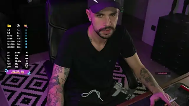 monsieurguitsxxx online show from January 14, 4:10 pm