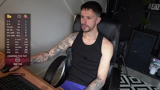 monsieurguitsxxx online show from March 11, 12:54 pm