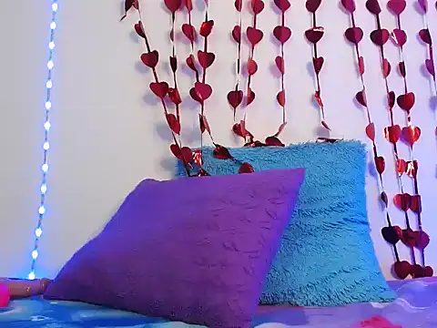 Snapshot of Isaa_Foxx_ chatting on October 29, 4:44 am Isaa Foxx online show from October 29, 4:44 am