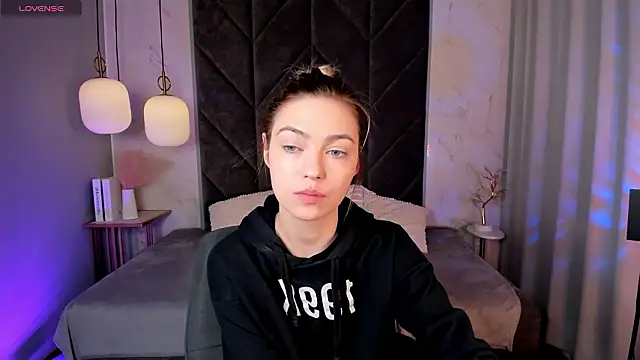AlysiaSun  online show from March 28, 1:23 pm